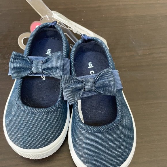 Carter’s blue maryjane shoes -never worn with tags - Picture 2 of 2